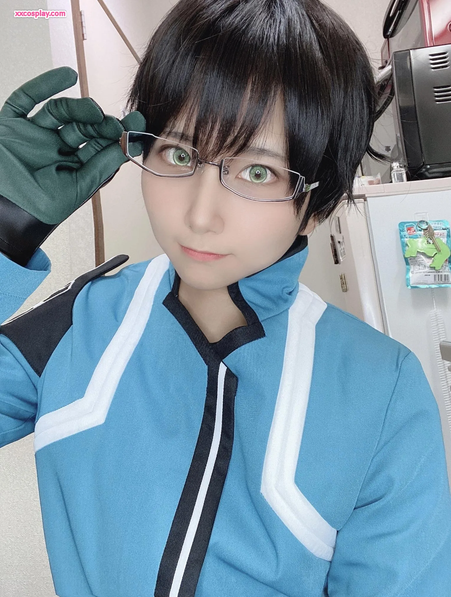 Yanagimaru as Shu Mikumo: Kitchen Selfie Quest